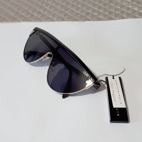 NWT Quay x Elle Ferguson black & gold frame tinted black shield lens sunglasses - Picture 12 of 16